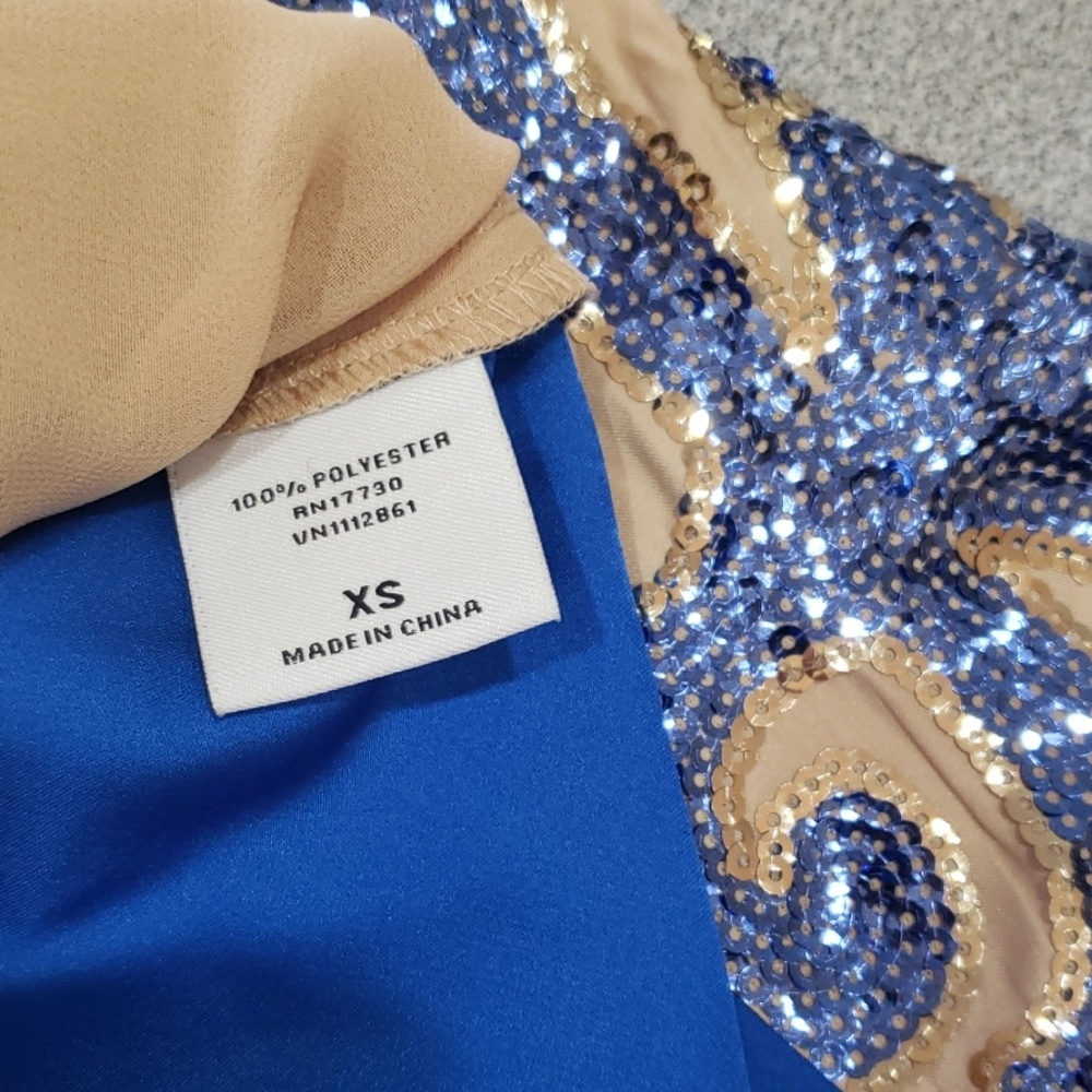 Neiman Marcus Sequin Top XS - Picture 7 of 8